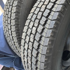 値段下げました！スタッドレスホイール付き東洋タイヤ🛞２１５／８５...