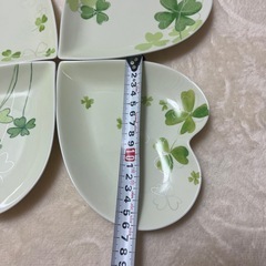 四つ葉のクローバー  食器4枚セットの画像