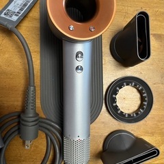Dison　Dyson Supersonic Ionic HD03 ULF ドライヤー正常動作　中古付属品あり。の画像