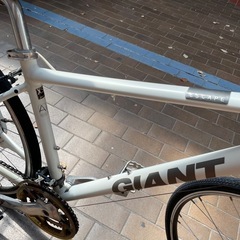 【極美品！】　ジャイアント エスケープ XS クロスバイク タイヤとチェーン新品の画像