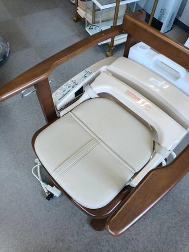 ポータブルトイレ家具調ウオシュレット付きTOTOーEWR２９０ 1505701_1.jpg