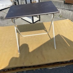 折り畳み式テーブル