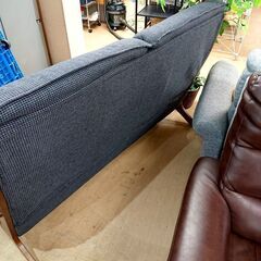 6/5売済ハイバックソファ 3人掛け ダークグレー 布張り 無垢材の画像