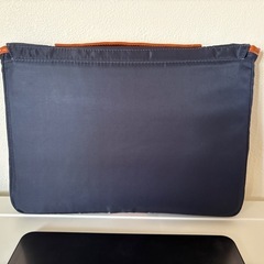 utlum スタンド式ipad ケースの画像