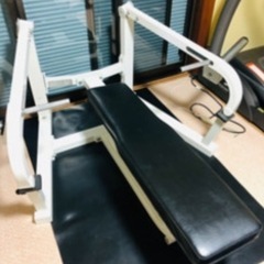 ボディーメーカー　ダンベル　胸筋　腕筋