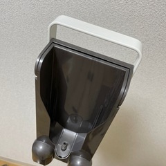 ４月末まで❣️ダイソン立て掛けスタンドの画像