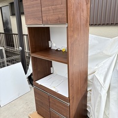 キッチンボード、食器棚 