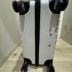 スーツケース　　大型　白　TSAロック付きの画像