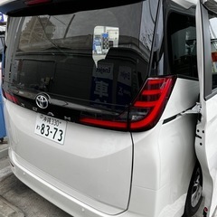 沖縄旅行に必須です。レンタカー令和6年登録トヨタノア - 便利屋
