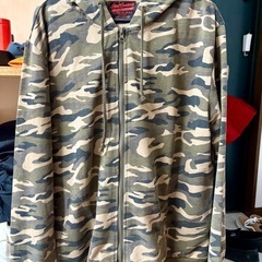 迷彩柄パーカー