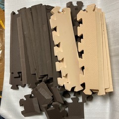 フロアマットの端のみ