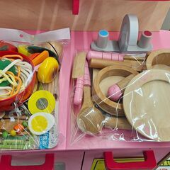 Hape　おままごとキッチン　ピンク　【ジャングルジャングル堺初芝店】の画像