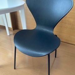 ダイニングテーブル&チェアの画像