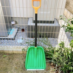 雪かき用　スコップの画像
