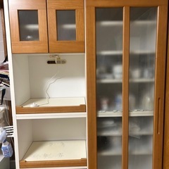 食器棚の画像
