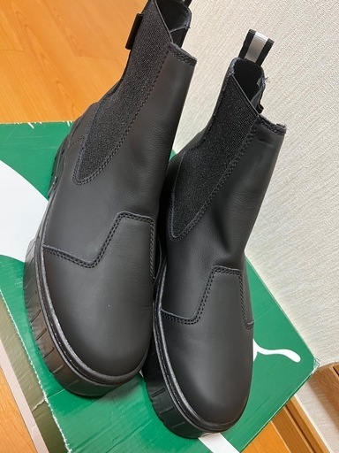 新品　Puma ブーツ　メイズチェルシー　24センチ　箱付き