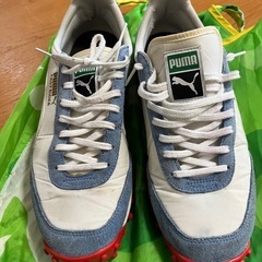 プーマ　スニーカー