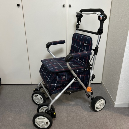 幸和製作所 シルバーカー テイコブST07 格子紺 介護用品 折りたたみ Amazon | 幸和製作所 シルバーカー テイコブST07 格子紺 | 幸和