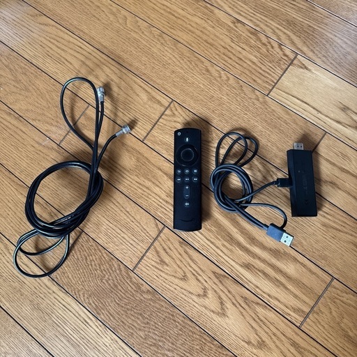 【値下げ！
】24型テレビ+Fire TVスティック+テレビ台 付き 