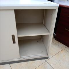 ★ジモティ割あり★ UCHIDA 引き違い書庫 アイボリー H77.5×D45×W90 クリーニング済み OJ8682の画像