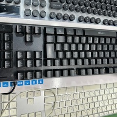 キーボードまとめ売り動作未確認汚れ有りの画像