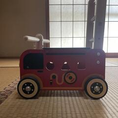 木製消防車　手押し車の画像