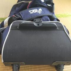 アシックス大型キャリーケースの画像