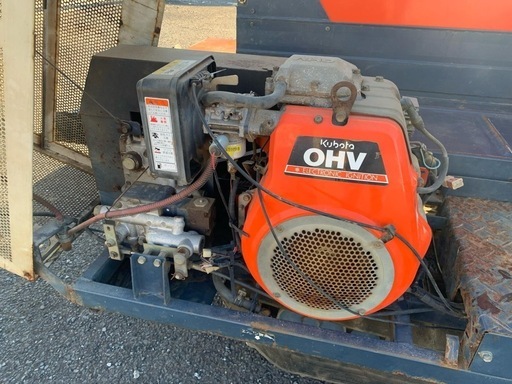 キャロベスター:人参収穫機:人参ハーベスター:にんじん:ニンジン:13馬力　クボタ KUBOTA CH-1