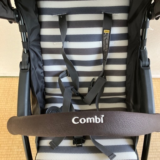 【美品】2回使用のみ　
コンビ　B型ベビーカー