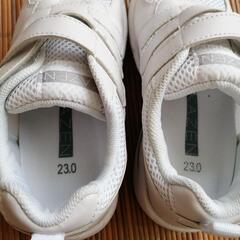 KAZENスニーカーの画像