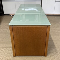 【超美品‼️】定価46,200円♪ エレコム 120cm幅ローボード テレビ台 リビング収納家具 ホワイトシルク加工強化ガラス 天然木製サイドパネル♪の画像