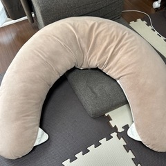 エールべべ　授乳クッション