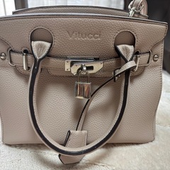 Vitucciのハンドバッグ