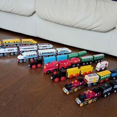 木のおもちゃ　電車・レール・クルマの画像