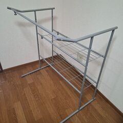 たんすの中で使用していたハンガーラックの画像