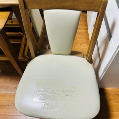 ダイニングテーブル　椅子付きの画像