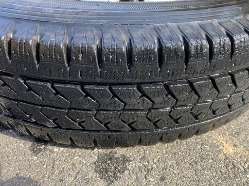 ホイール付　タイヤ　145 R12 6PR LT 4本　バリ溝　スタッドレス