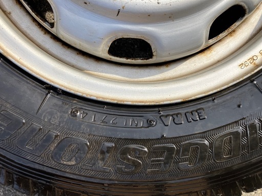 ホイール付　タイヤ　145 R12 6PR LT 4本　バリ溝　スタッドレス