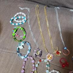 ブレスレット　ネックレス　指輪の画像