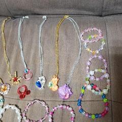 ブレスレット　ネックレス　指輪の画像