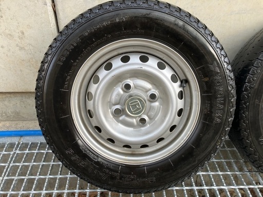 ホイール付　タイヤ　145 R12 6PR LT 4本。