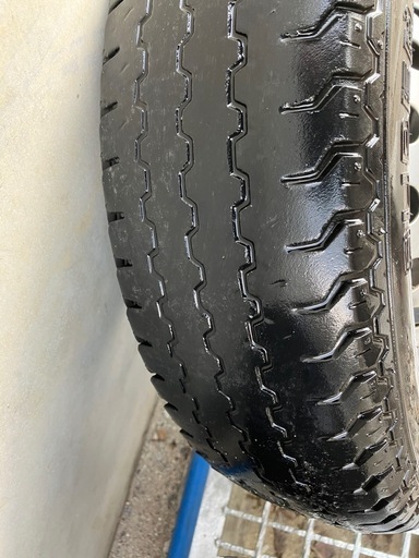 ホイール付　タイヤ　145 R12 6PR LT 4本。