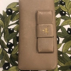 プラダ　長財布　ピンクベージュ