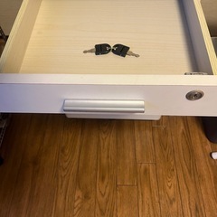 勉強机　引き出し(キャスター付き)の画像