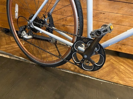 防犯登録料無料！】クロスバイク 8速 700c