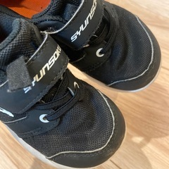 ①男の子スニーカー　16.5センチの画像