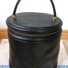Louis Vuitton エピレザー バッグ　バニティ　カンヌ...