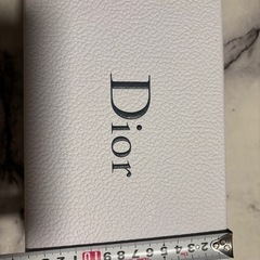 Dior空箱、メッセージカード、リボンのセットの画像