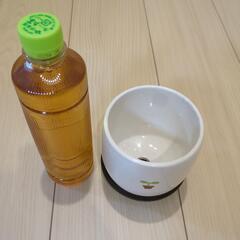 小さな植木鉢、水受け皿つきの画像