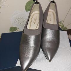 Cole Haan シルバー ポインテッドトゥ モカシン コールハーン